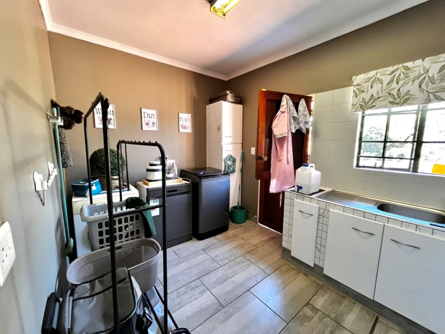 To Let 4 Bedroom Property for Rent in Cashan North West